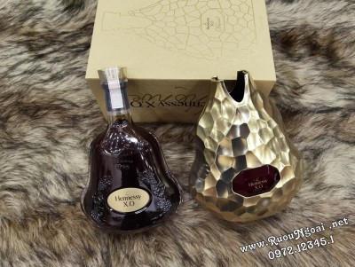 Đánh giá Hennessy XO Jean-Michel Othoniel – người sành Cognac mới có thể cảm nhận hết?