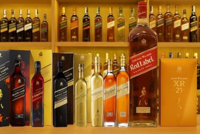 Giá Rượu Johnnie Walker – Top 10 Chai Đáng Mua Nhất 2025