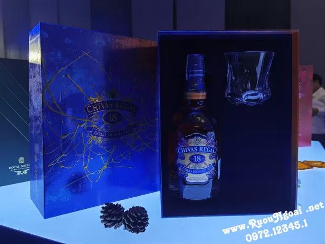 Rượu Chivas 18YO Gold - Hộp Quà 2021