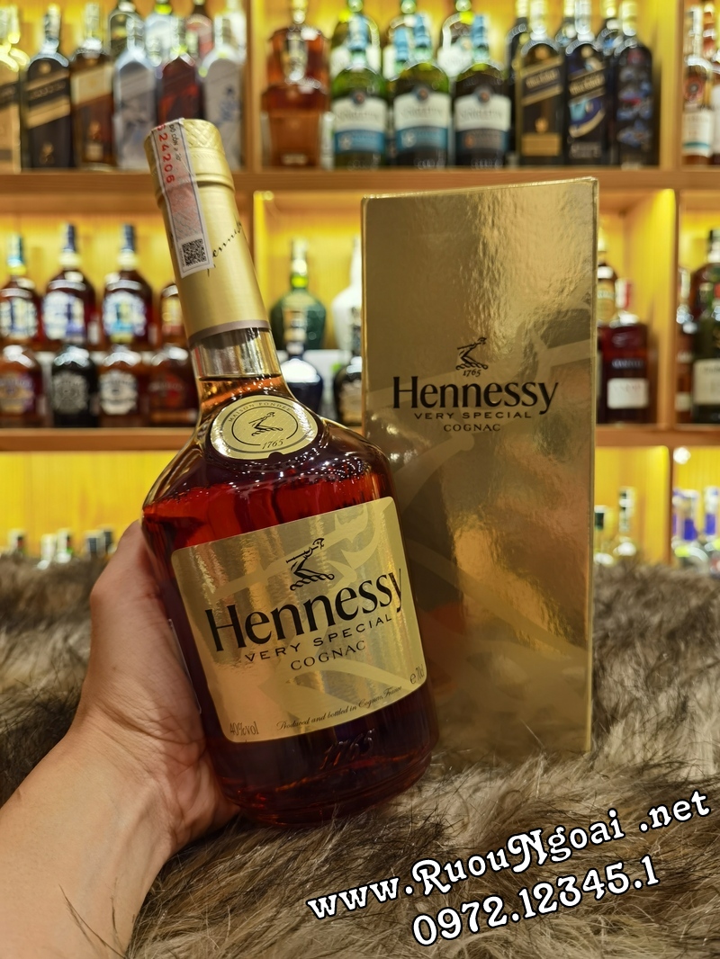 Rượu Hennessy VS Hộp Quà 2023 1